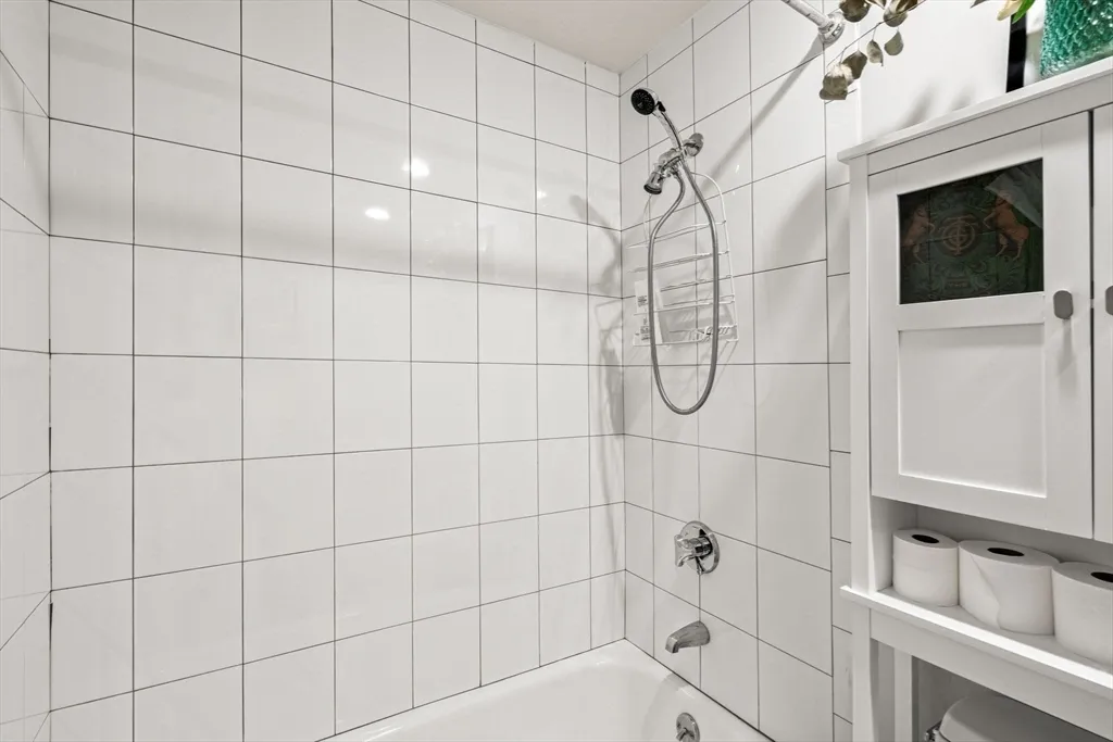 2 bed, 2 bath apartment for rent at 2 Clarendon St Unit 102, South End — photo 19 of 22