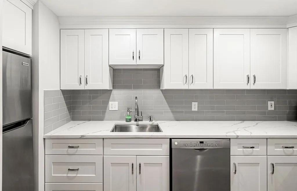 2 bed, 2 bath apartment for rent at 2 Clarendon St Unit 102, South End — photo 5 of 22