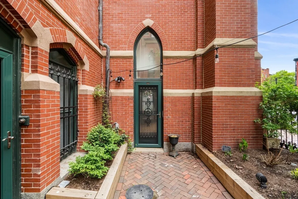 2 bed, 2 bath apartment for rent at 2 Clarendon St Unit 102, South End — photo 4 of 22