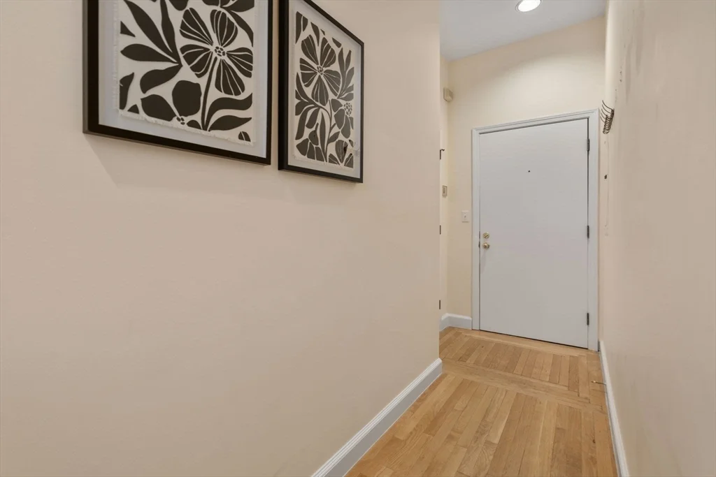 1 bed, 1 bath apartment for rent at 2 Clarendon St Unit 302, South End — photo 19 of 35