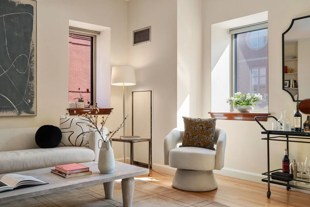1 bed, 1 bath apartment for rent at 2 Clarendon St Unit 302, South End — photo 3 of 35