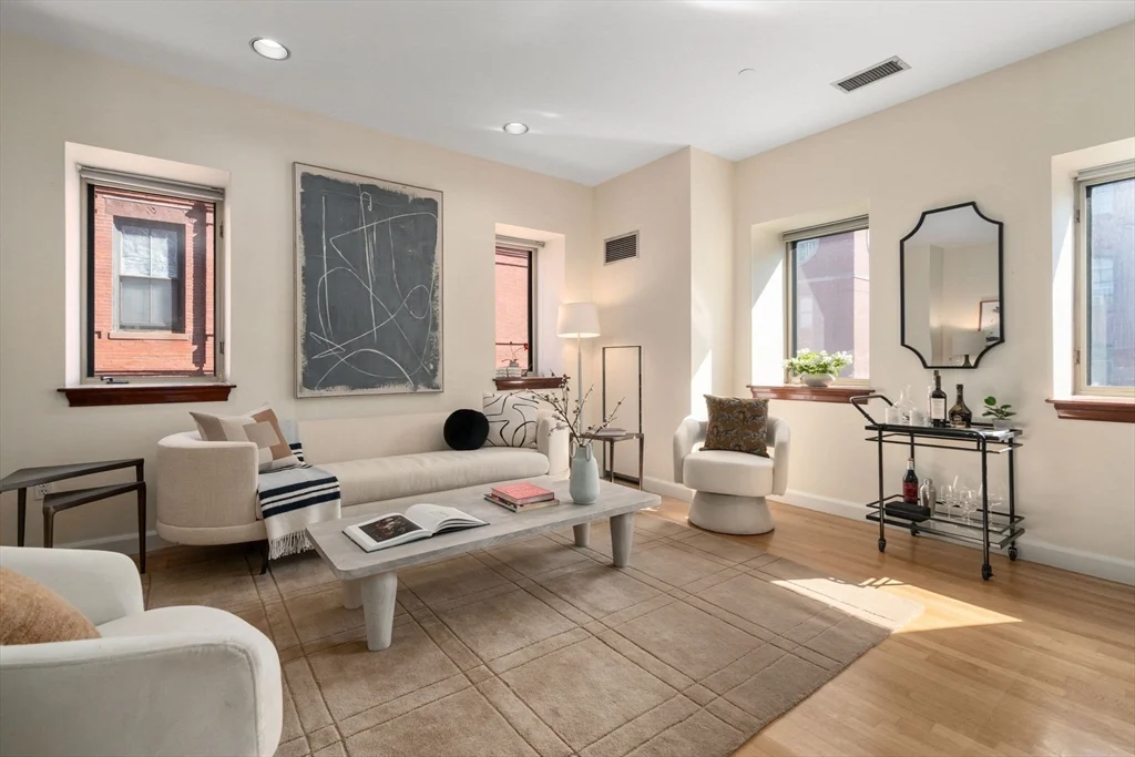 1 bed, 1 bath apartment for rent at 2 Clarendon St Unit 302, South End