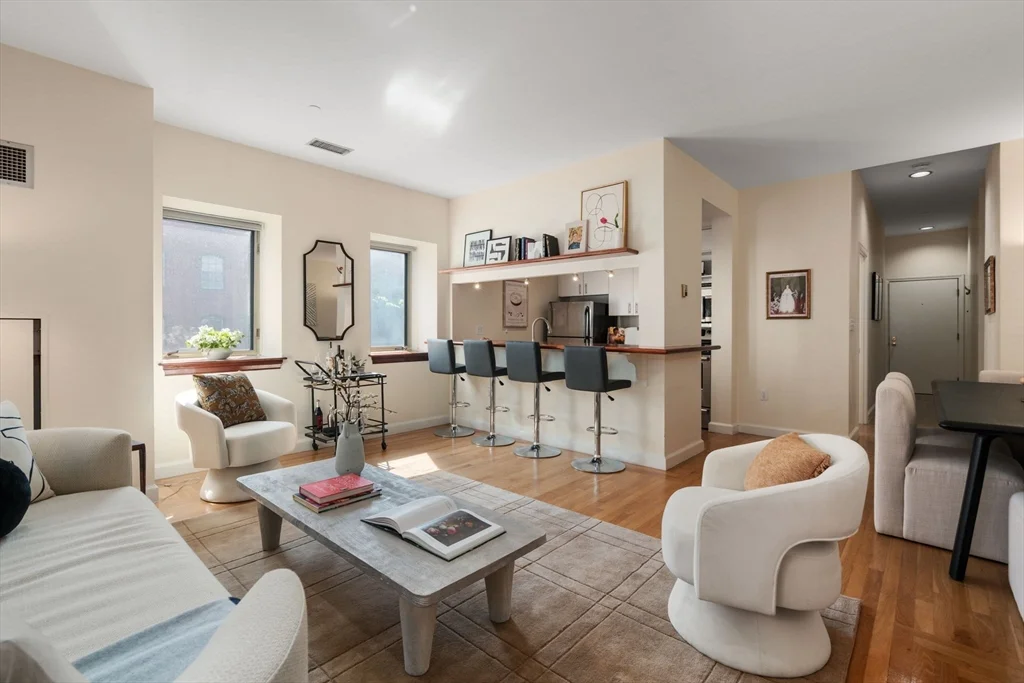 1 bed, 1 bath apartment for rent at 2 Clarendon St Unit 302, South End — photo 6 of 35