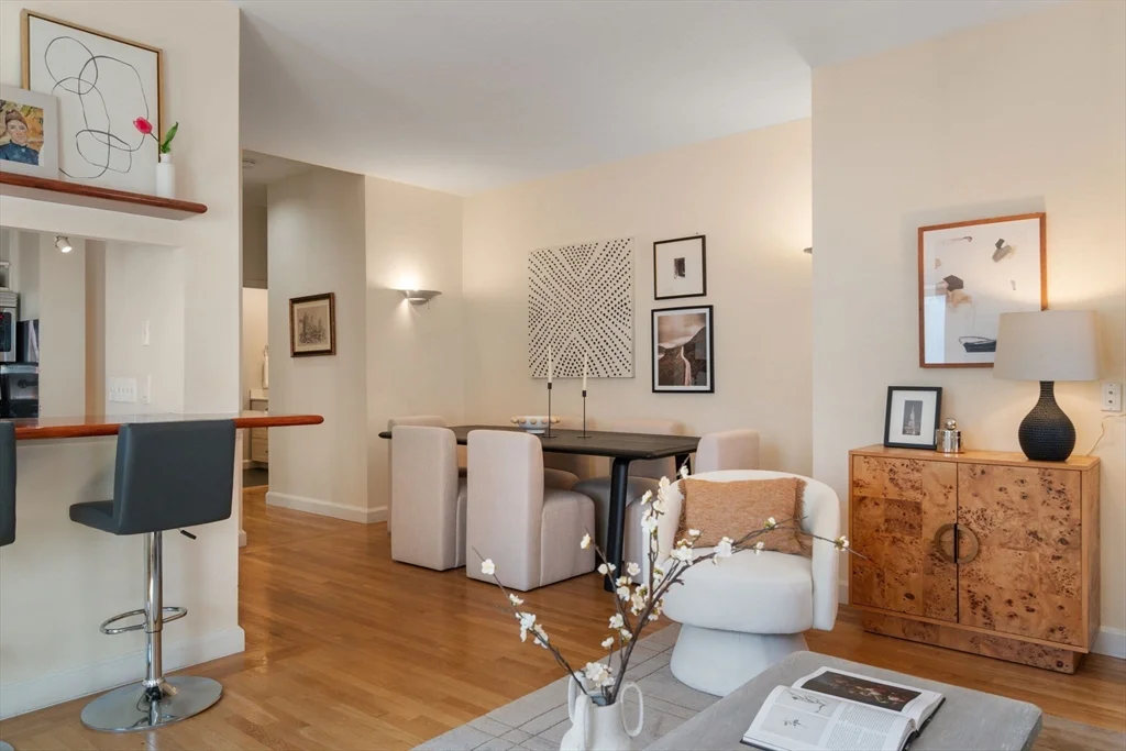 1 bed, 1 bath apartment for rent at 2 Clarendon St Unit 302, South End — photo 11 of 35