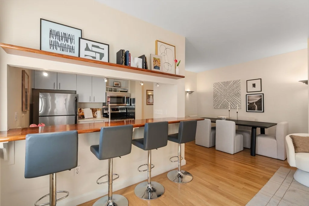 1 bed, 1 bath apartment for rent at 2 Clarendon St Unit 302, South End — photo 8 of 35