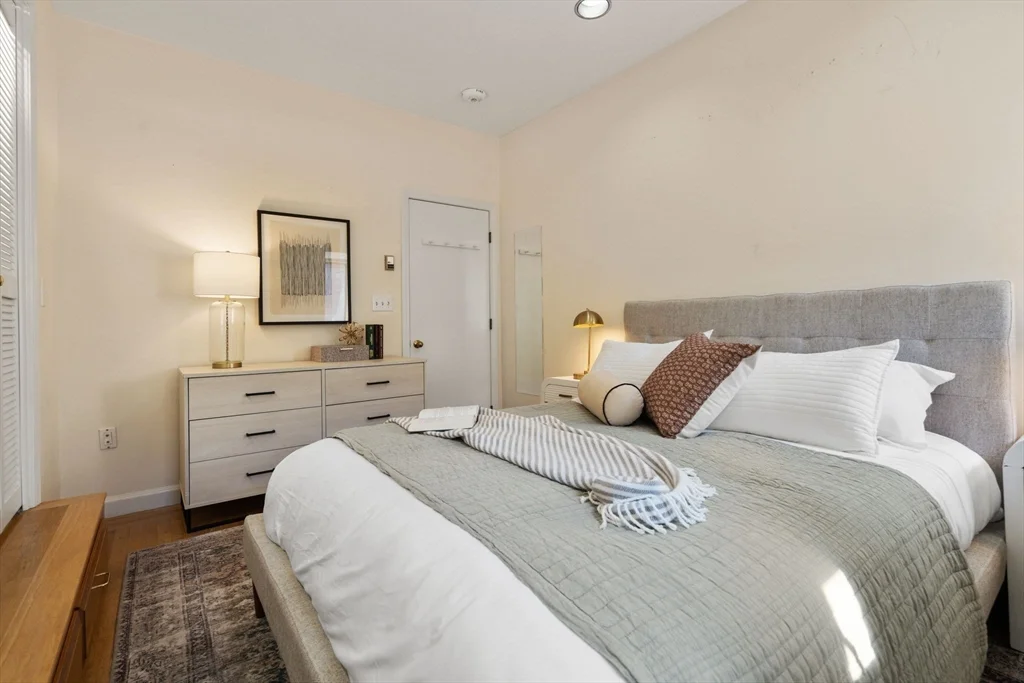 1 bed, 1 bath apartment for rent at 2 Clarendon St Unit 302, South End — photo 21 of 35