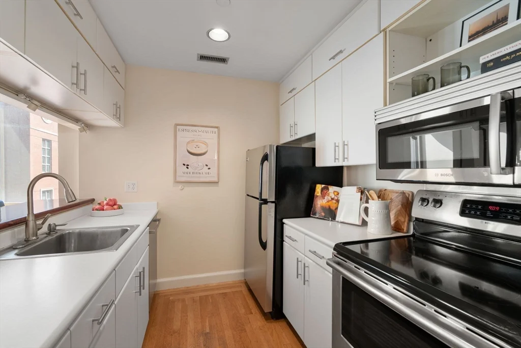 1 bed, 1 bath apartment for rent at 2 Clarendon St Unit 302, South End — photo 16 of 35