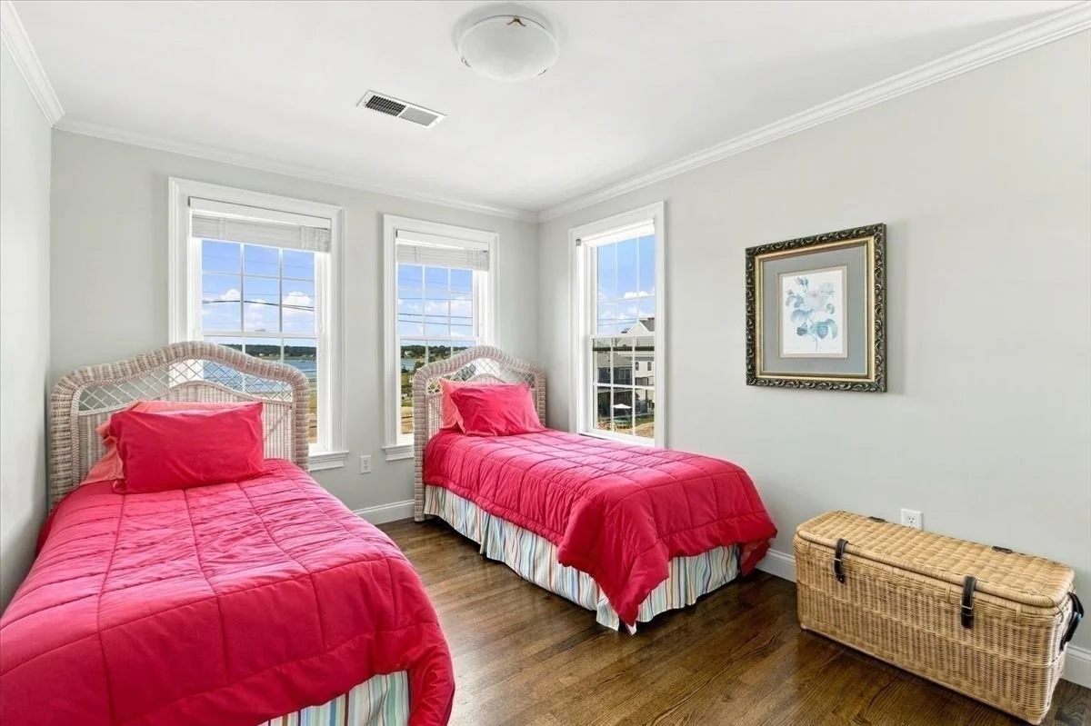 4 bed, 1 bath apartment for rent at 2 Cliff Rd, Humarock — photo 10 of 13