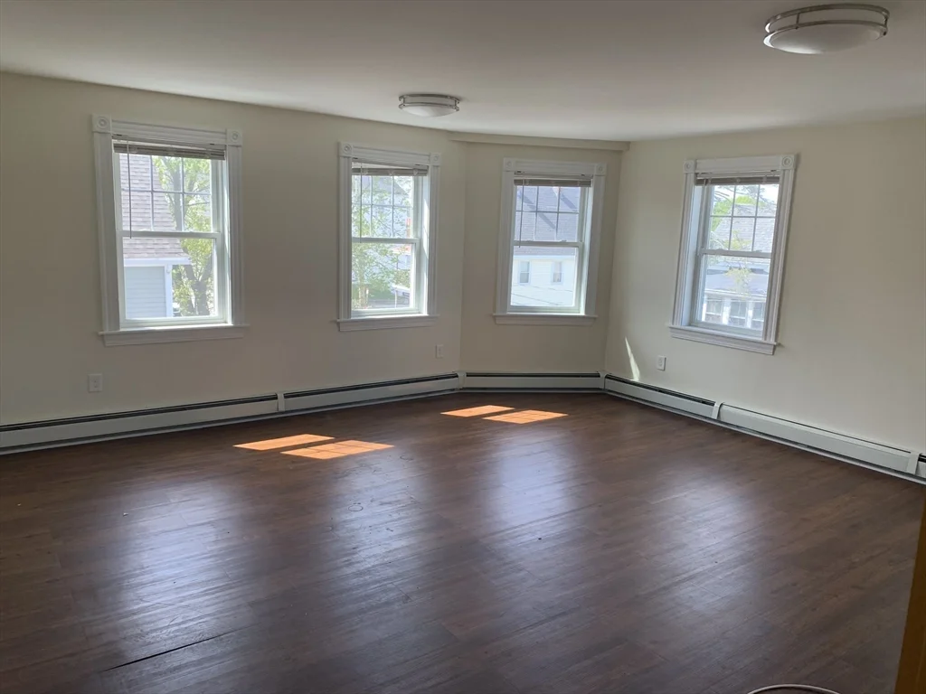 3 bed, 1 bath apartment for rent at 2 Coburn St Unit 6, Framingham