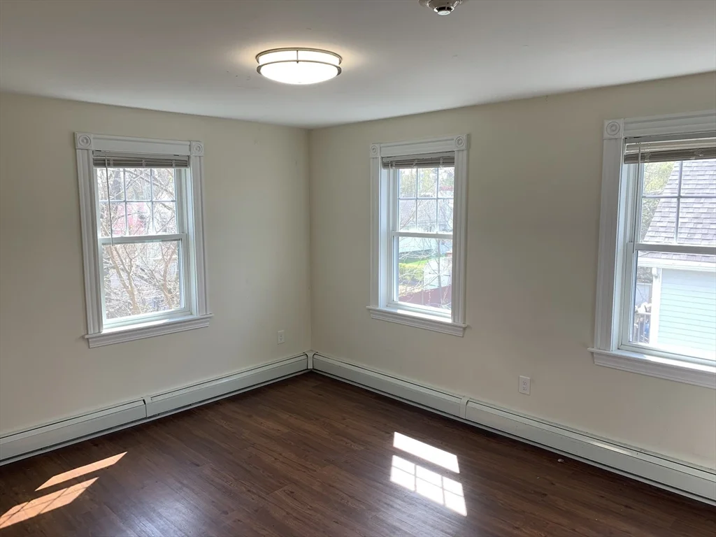 3 bed, 1 bath apartment for rent at 2 Coburn St Unit 6, Framingham — photo 4 of 7
