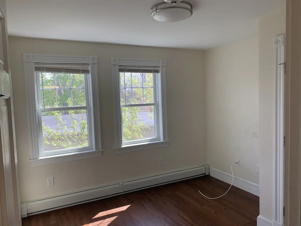 3 bed, 1 bath apartment for rent at 2 Coburn St Unit 6, Framingham — photo 5 of 7