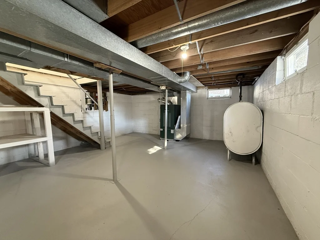 2 bed, 1 bath apartment for rent at 2 Cochituate Rd, Priscilla Beach — photo 17 of 19