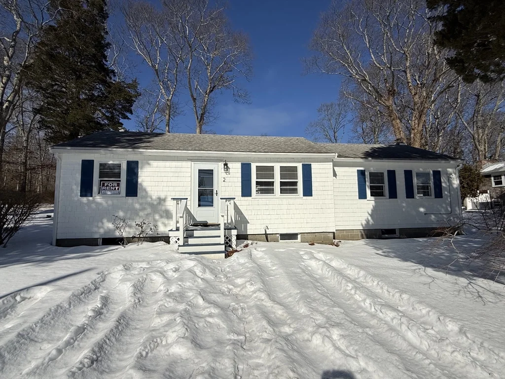 2 bed, 1 bath apartment for rent at 2 Cochituate Rd, Priscilla Beach — photo 2 of 19