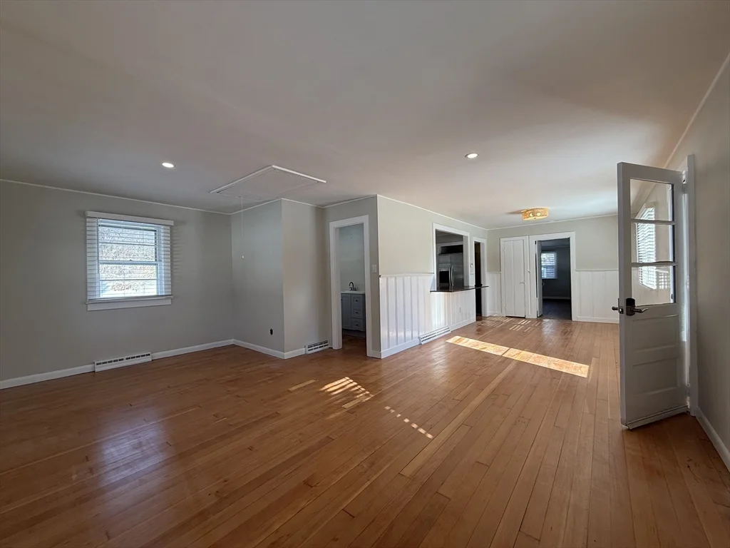 2 bed, 1 bath apartment for rent at 2 Cochituate Rd, Priscilla Beach — photo 5 of 19