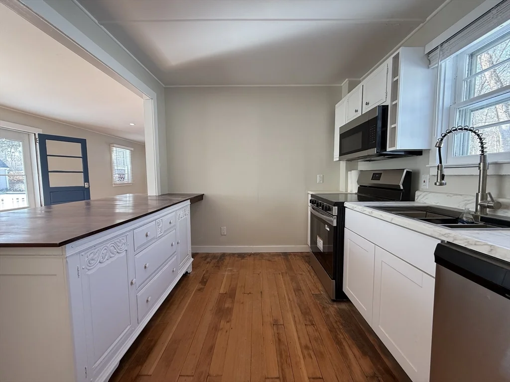 2 bed, 1 bath apartment for rent at 2 Cochituate Rd, Priscilla Beach — photo 8 of 19