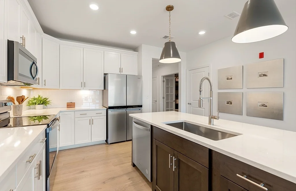 1 bed, 1 bath apartment for rent at 2 Codman Way Unit 105, Westborough — photo 3 of 17
