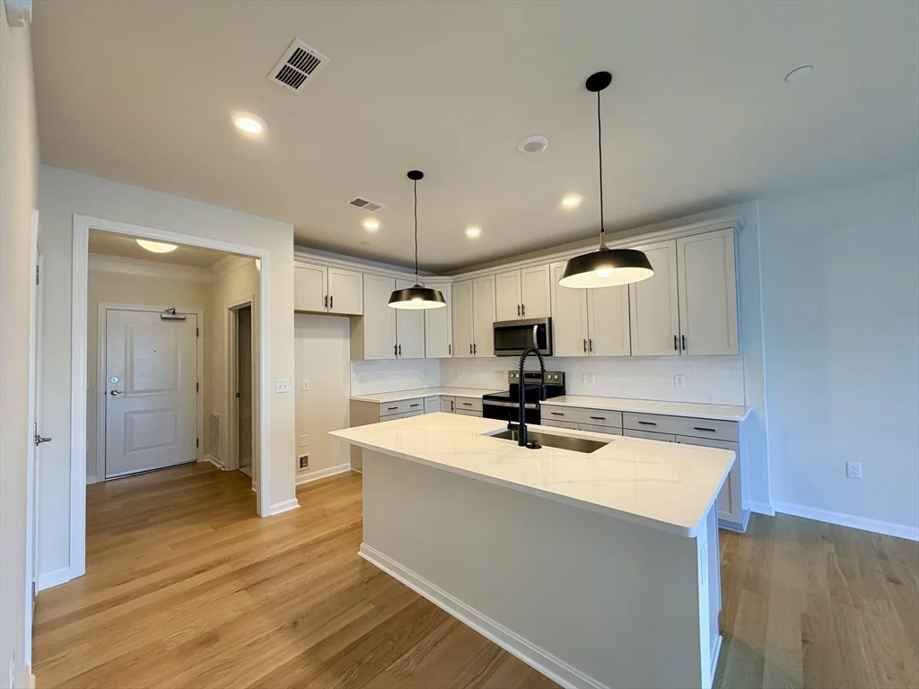 1 bed, 1 bath apartment for rent at 2 Codman Way Unit 302, Westborough — photo 8 of 20