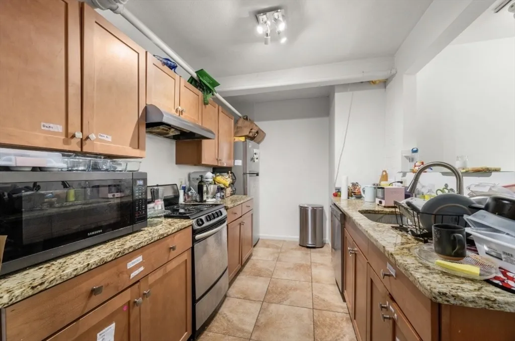 4 bed, 1 bath apartment for rent at 2 Colliston Rd Unit 2B, Brighton — photo 8 of 16
