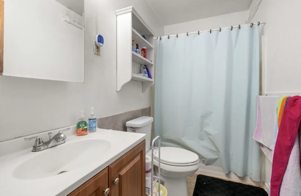 4 bed, 1 bath apartment for rent at 2 Colliston Rd Unit 2B, Brighton — photo 10 of 16