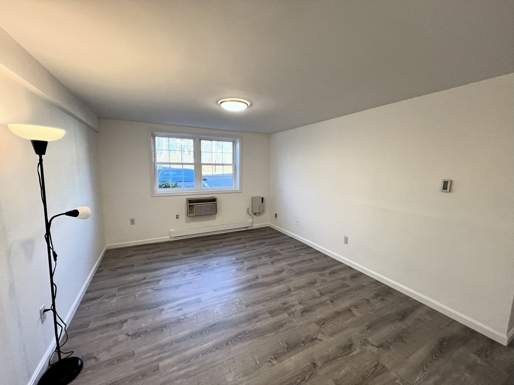 2 bed, 1 bath apartment for rent at 2 Colonial Village Dr Unit 4, Arlington Heights — photo 8 of 26
