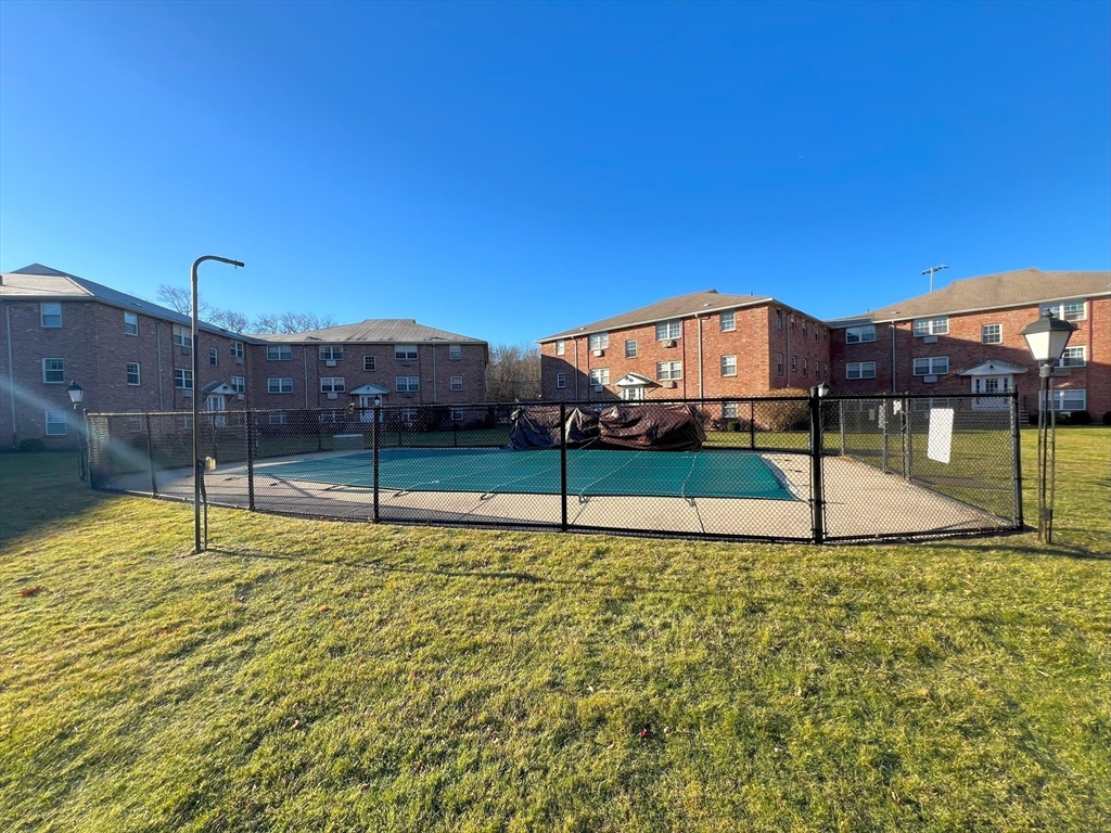 2 bed, 1 bath apartment for rent at 2 Colonial Village Dr Unit 4, Arlington Heights — photo 17 of 26