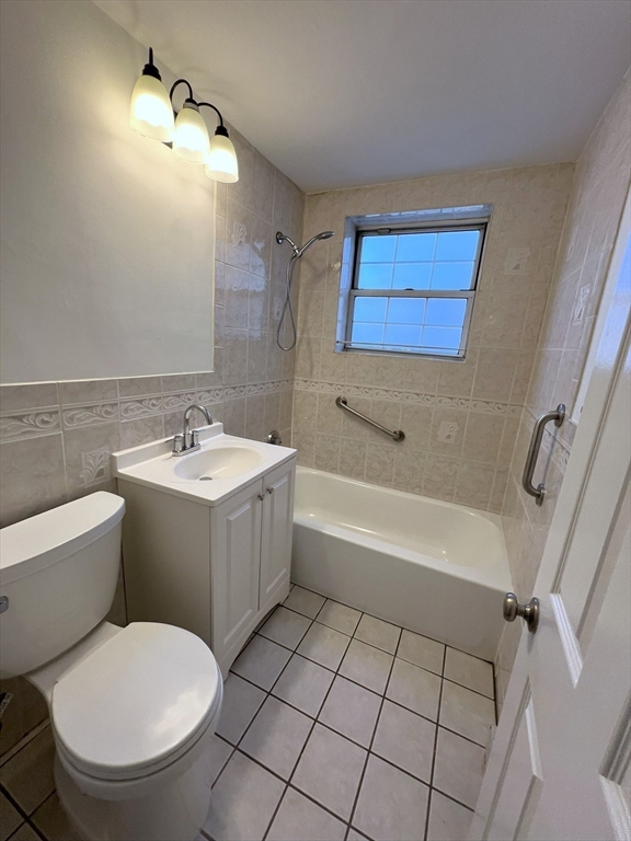 2 bed, 1 bath apartment for rent at 2 Colonial Village Dr Unit 4, Arlington Heights — photo 14 of 26
