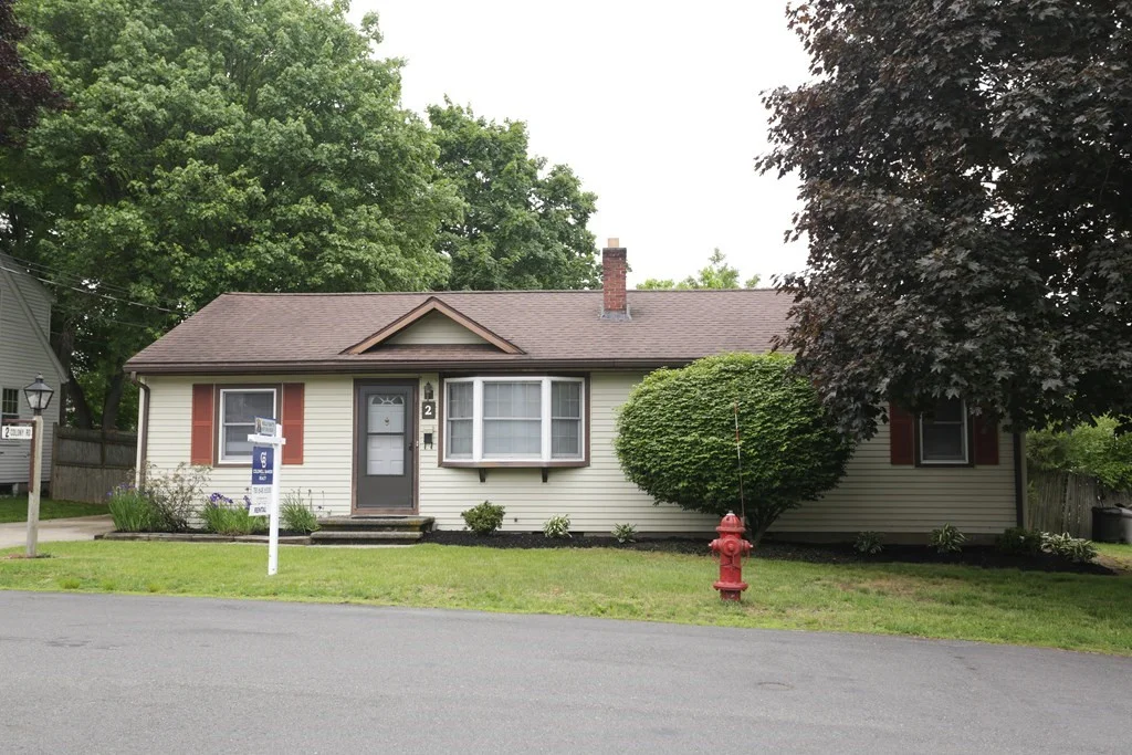 4 bed, 1 bath apartment for rent at 2 Colony Rd, Woburn — photo 2 of 29