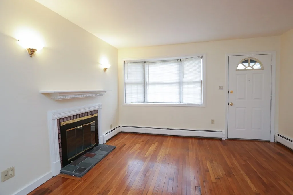 4 bed, 1 bath apartment for rent at 2 Colony Rd, Woburn — photo 6 of 29