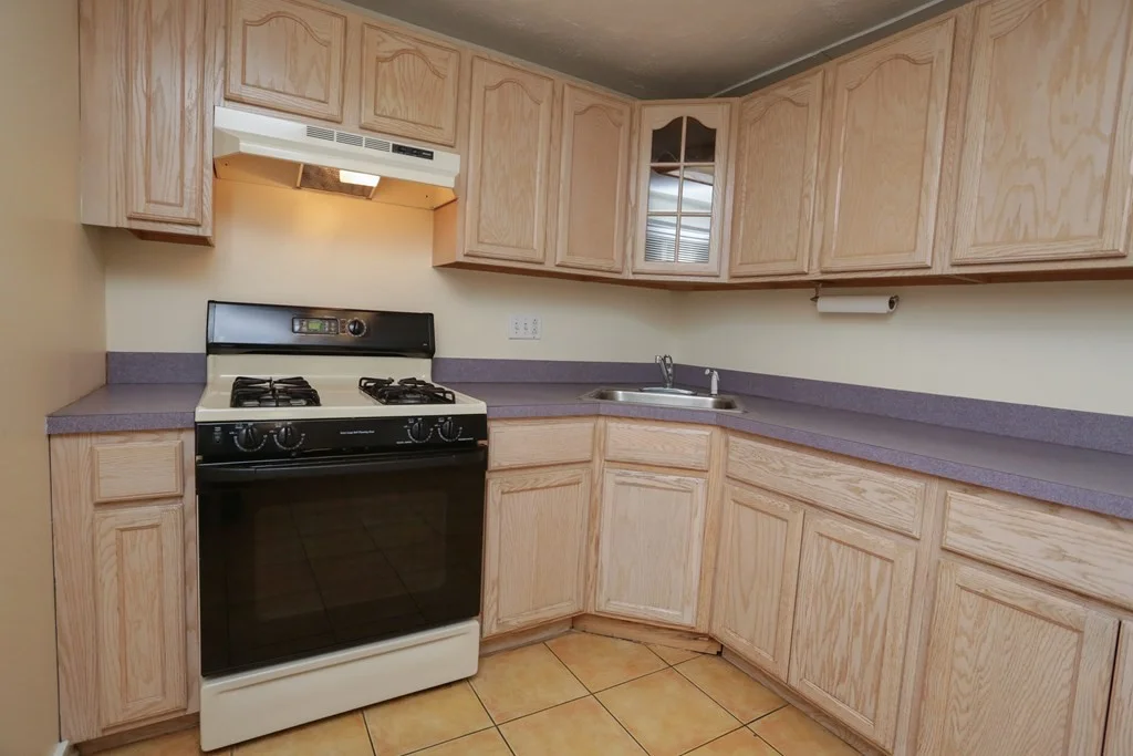 4 bed, 1 bath apartment for rent at 2 Colony Rd, Woburn — photo 11 of 29