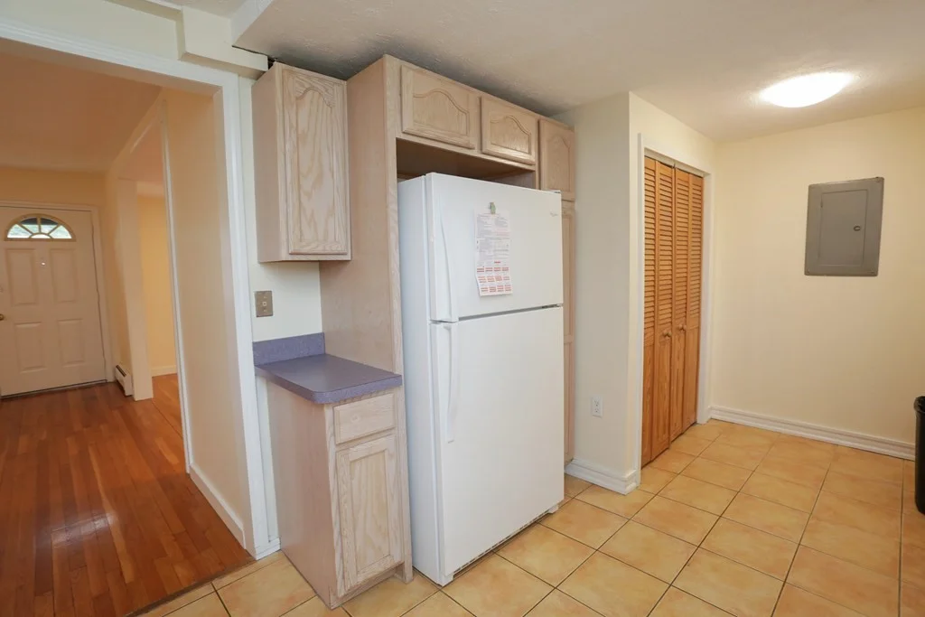 4 bed, 1 bath apartment for rent at 2 Colony Rd, Woburn — photo 14 of 29