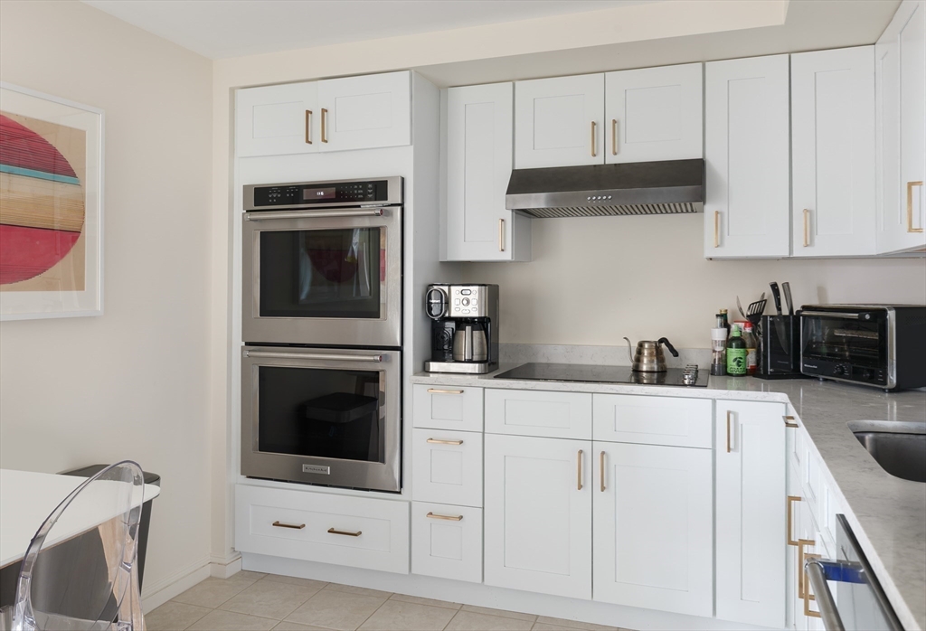 3 bed, 3 bath apartment for rent at 2 Commonwealth Ave Unit 8G, Back Bay — photo 6 of 10