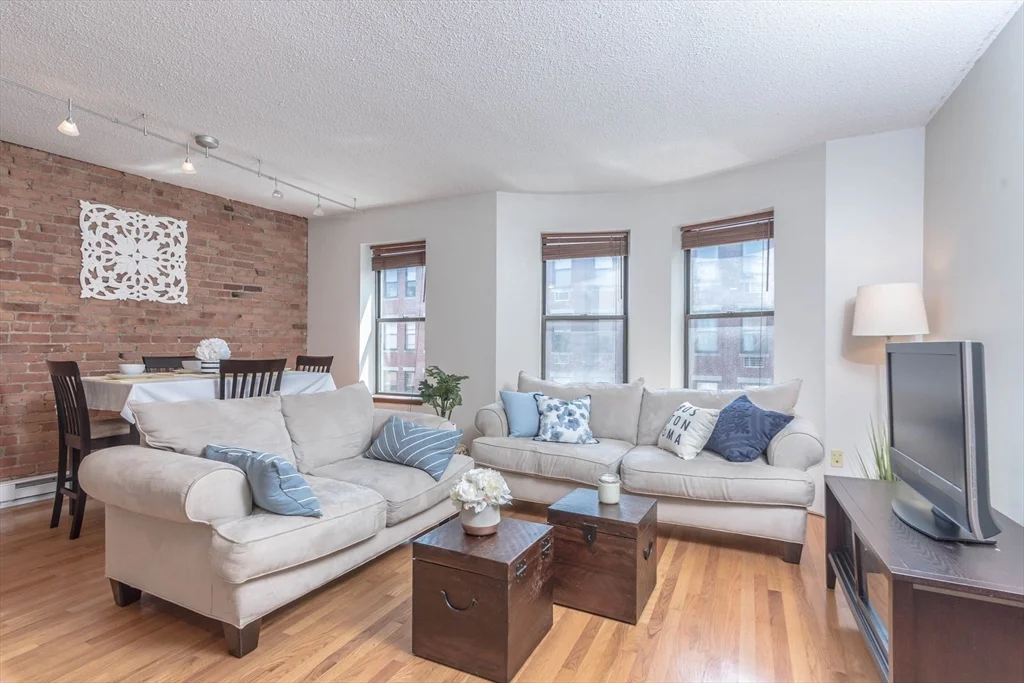 1 bed, 1 bath apartment for rent at 2 Cypress Rd Unit 204, Brighton — photo 1 of 10