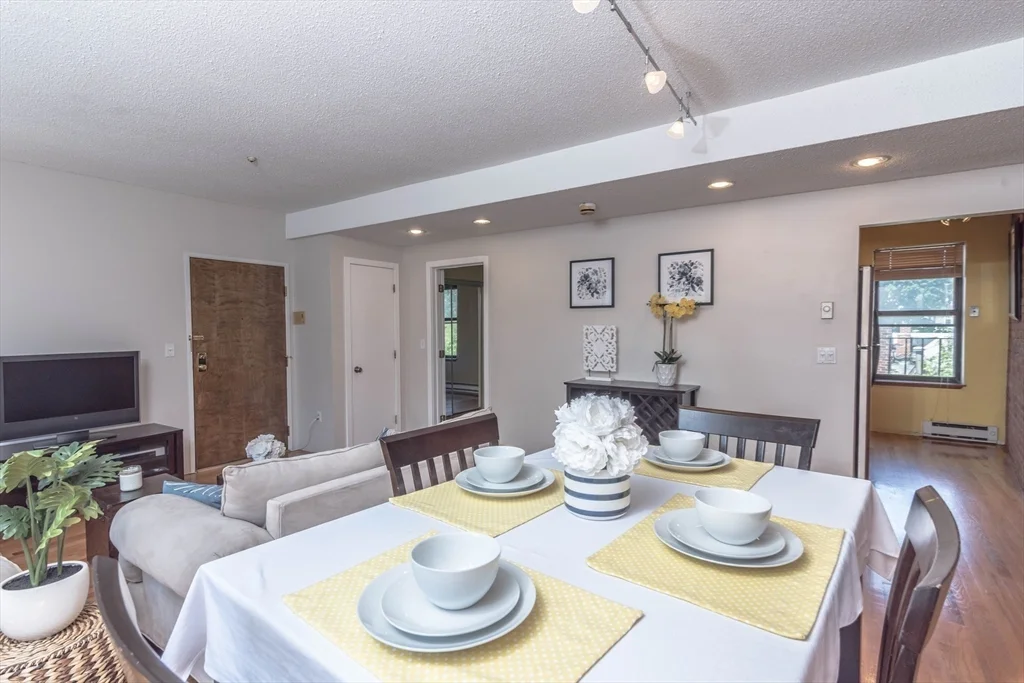 1 bed, 1 bath apartment for rent at 2 Cypress Rd Unit 204, Brighton — photo 6 of 10