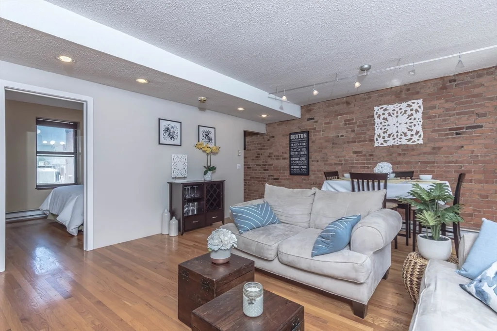 1 bed, 1 bath apartment for rent at 2 Cypress Rd Unit 204, Brighton — photo 2 of 10
