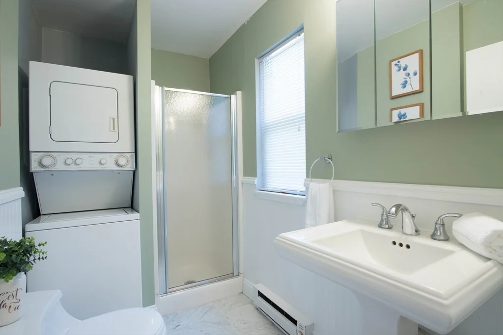 1 bed, 1 bath apartment for rent at 2 Cypress Rd Unit 204, Brighton — photo 10 of 10