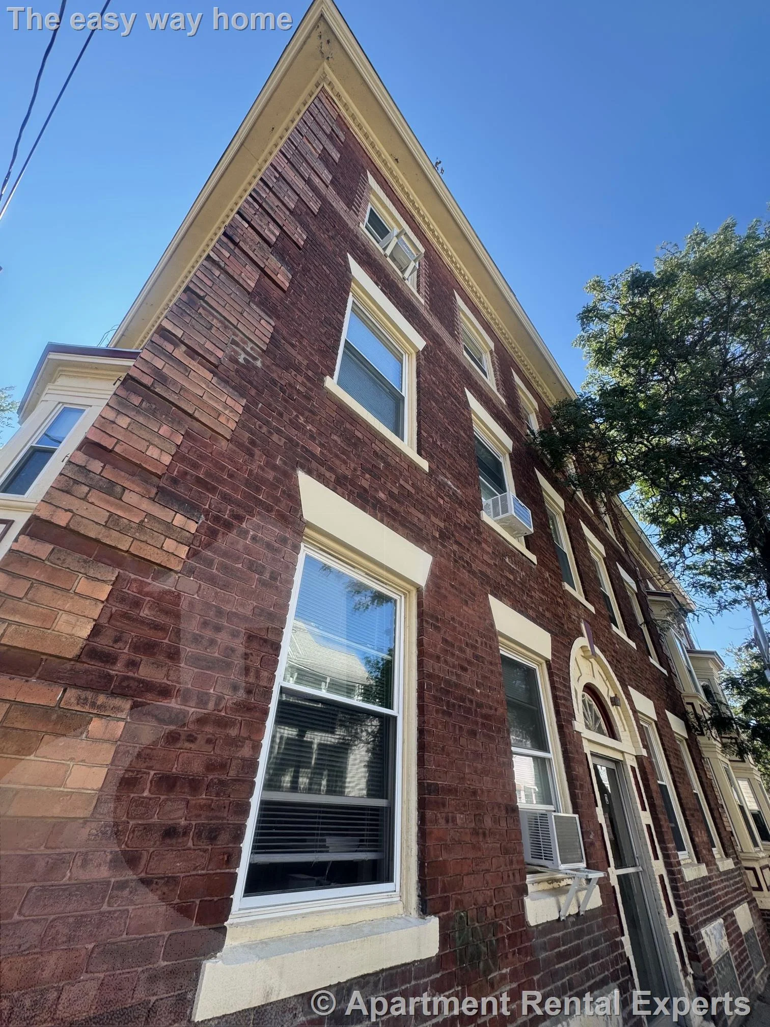 2 bed, 1 bath apartment for rent at 2 Cypress St Unit 2, Spring Hill