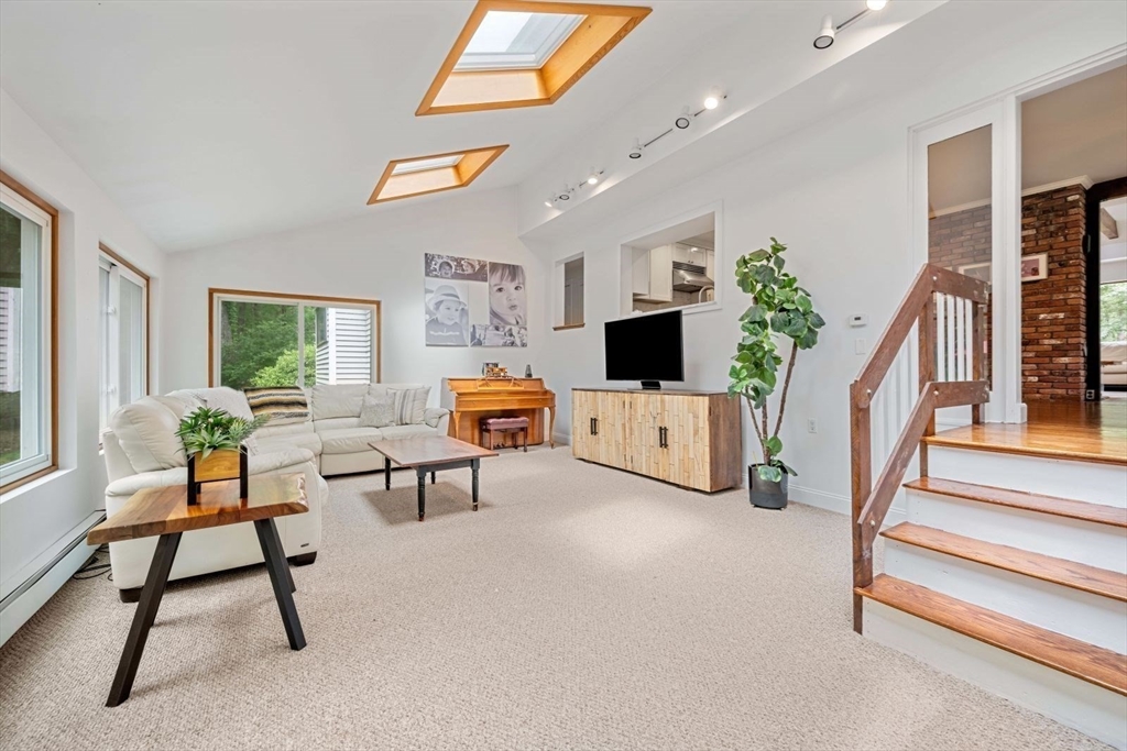 4 bed, 2 bath apartment for rent at 2 Deer Run, Littleton — photo 15 of 42