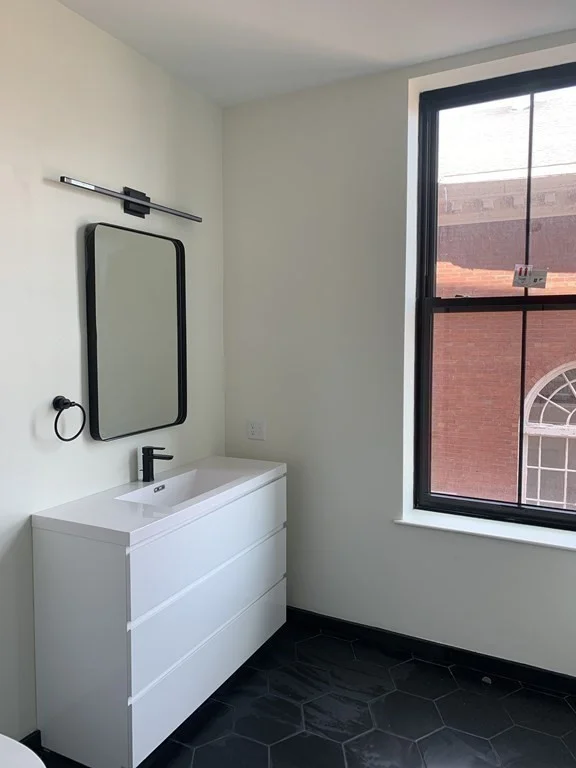 2 bed, 2 bath apartment for rent at 2 Derby Sq Unit 302, Salem — photo 6 of 13
