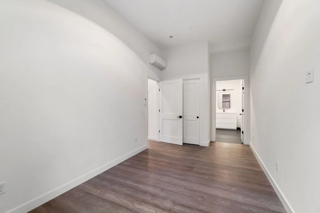 2 bed, 2 bath apartment for rent at 2 Derby Sq Unit 302, Salem — photo 4 of 13