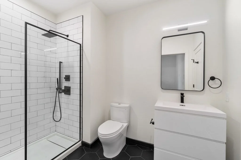 2 bed, 2 bath apartment for rent at 2 Derby Sq Unit 302, Salem — photo 10 of 13