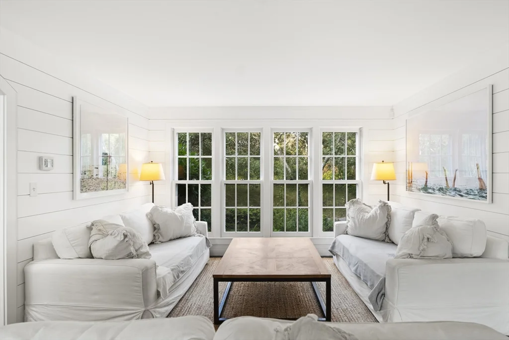 8+ bed, 4+ bath apartment for rent at 2 Drew Ln, Nantucket — photo 21 of 34