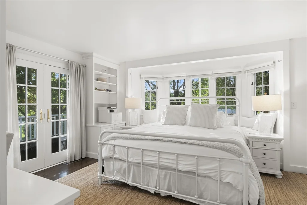8+ bed, 4+ bath apartment for rent at 2 Drew Ln, Nantucket — photo 26 of 34
