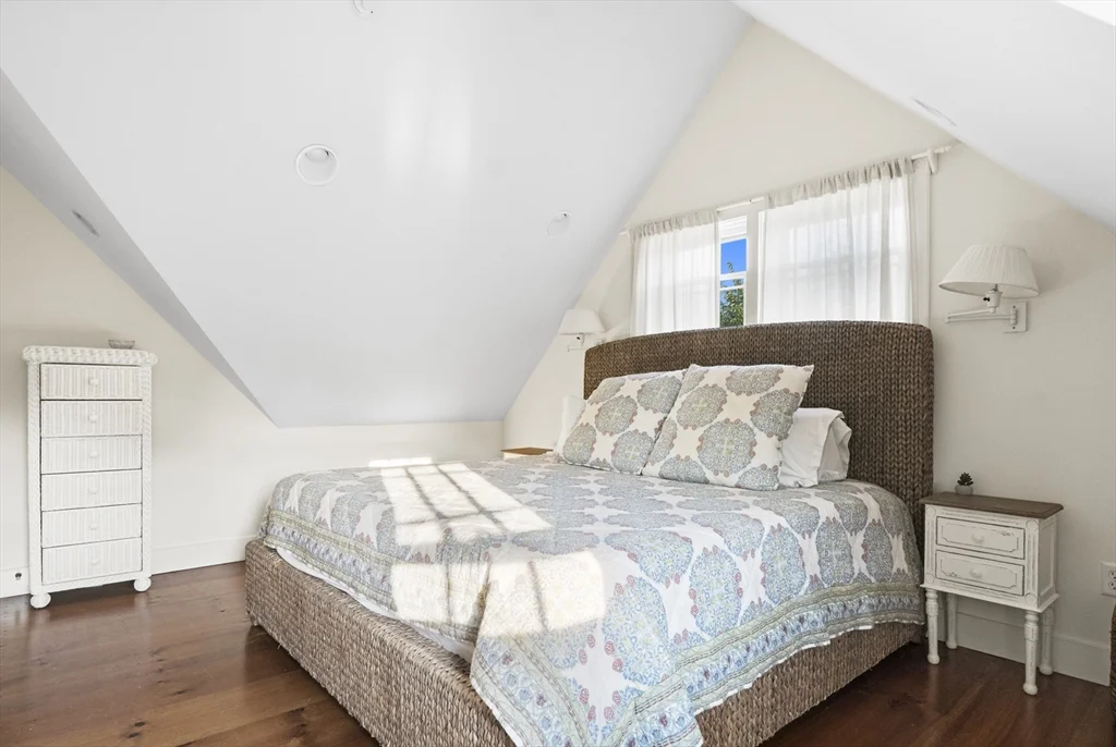 8+ bed, 4+ bath apartment for rent at 2 Drew Ln, Nantucket — photo 34 of 34