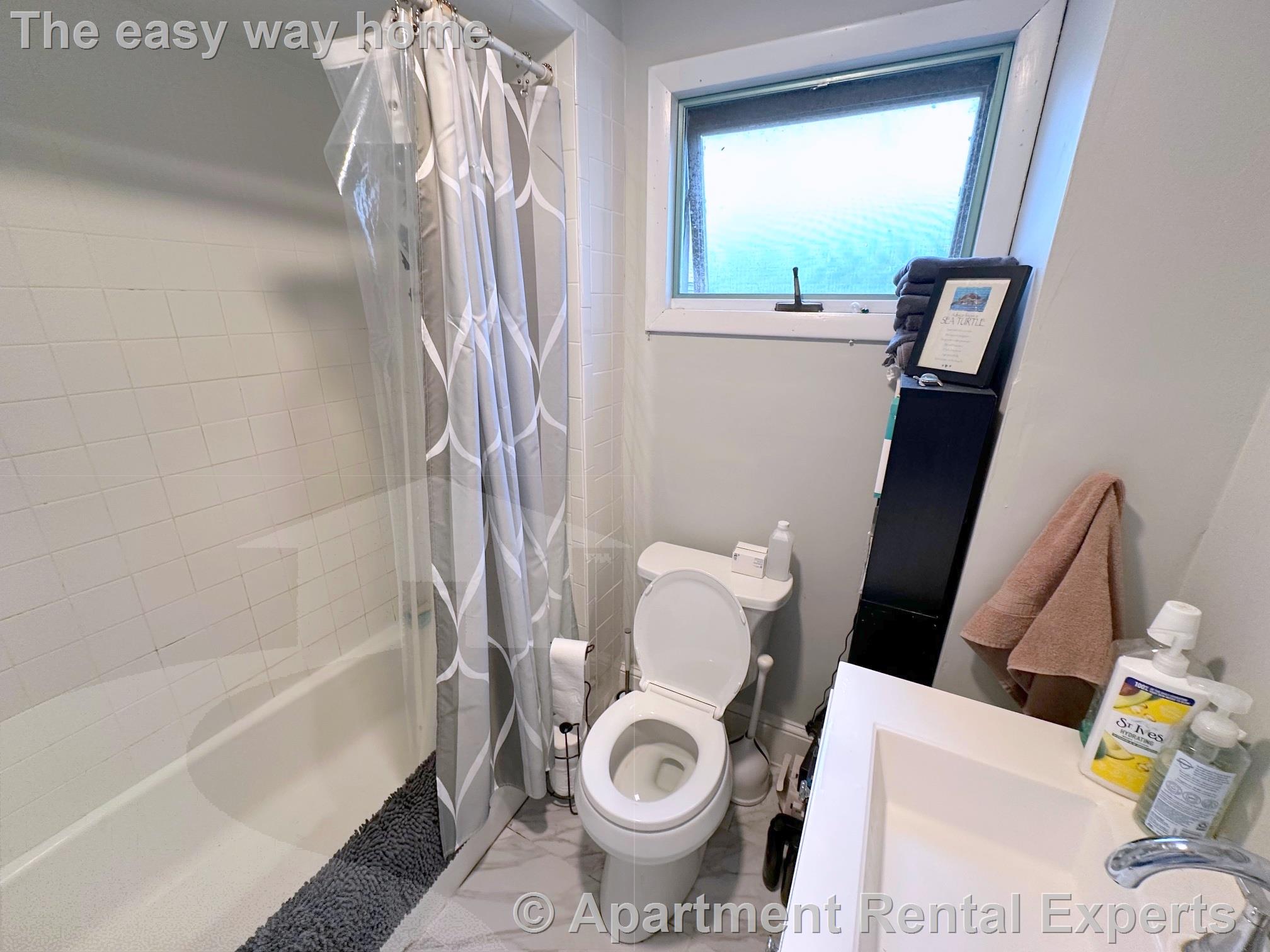 3 bed, 1 bath apartment for rent at 2 Drummond Pl Unit 2, North Cambridge — photo 10 of 14