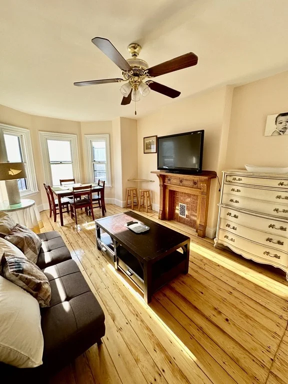 2 bed, 1 bath apartment for rent at 2 Durham St Unit 1, Back Bay