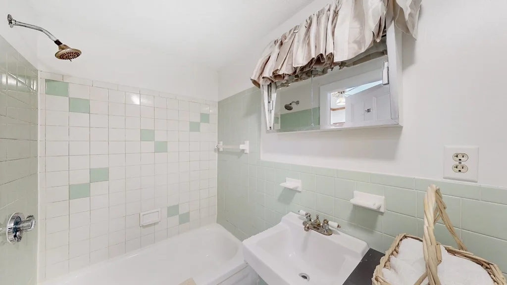 2 bed, 1 bath apartment for rent at 2 Durham St Unit None, Back Bay — photo 14 of 16