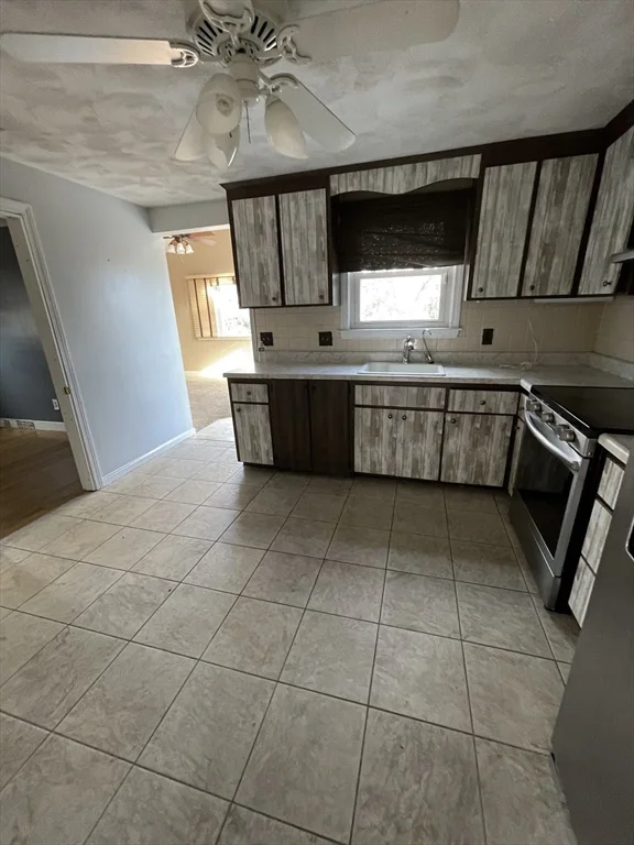 4 bed, 1 bath apartment for rent at 2 Eagle Rock Rd Unit 1, Randolph — photo 3 of 6