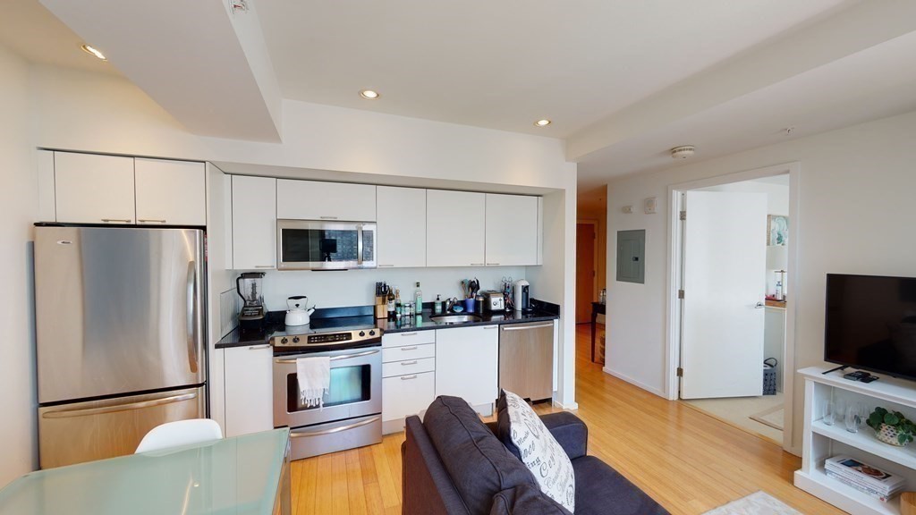 3 bed, 1 bath apartment for rent at 2 Earhart St Unit 706, East Cambridge — photo 6 of 20