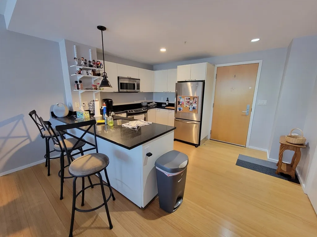 2 bed, 1 bath apartment for rent at 2 Earhart Unit 319, Cambridge — photo 6 of 10