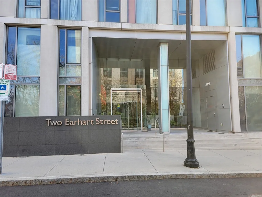 2 bed, 1 bath apartment for rent at 2 Earhart Unit 319, Cambridge — photo 2 of 10